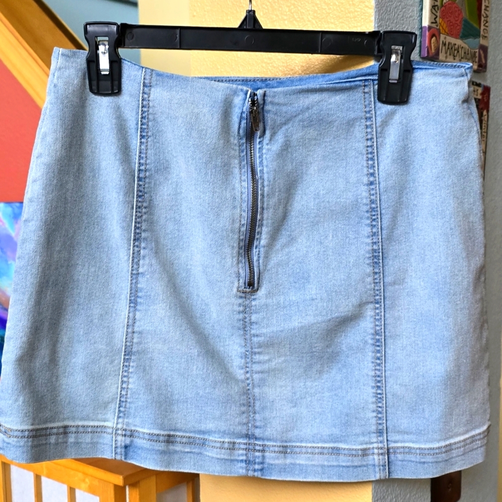 Wild Fable faded Denim Seamed Mini Skirt Size Med - Picture 2 of 7